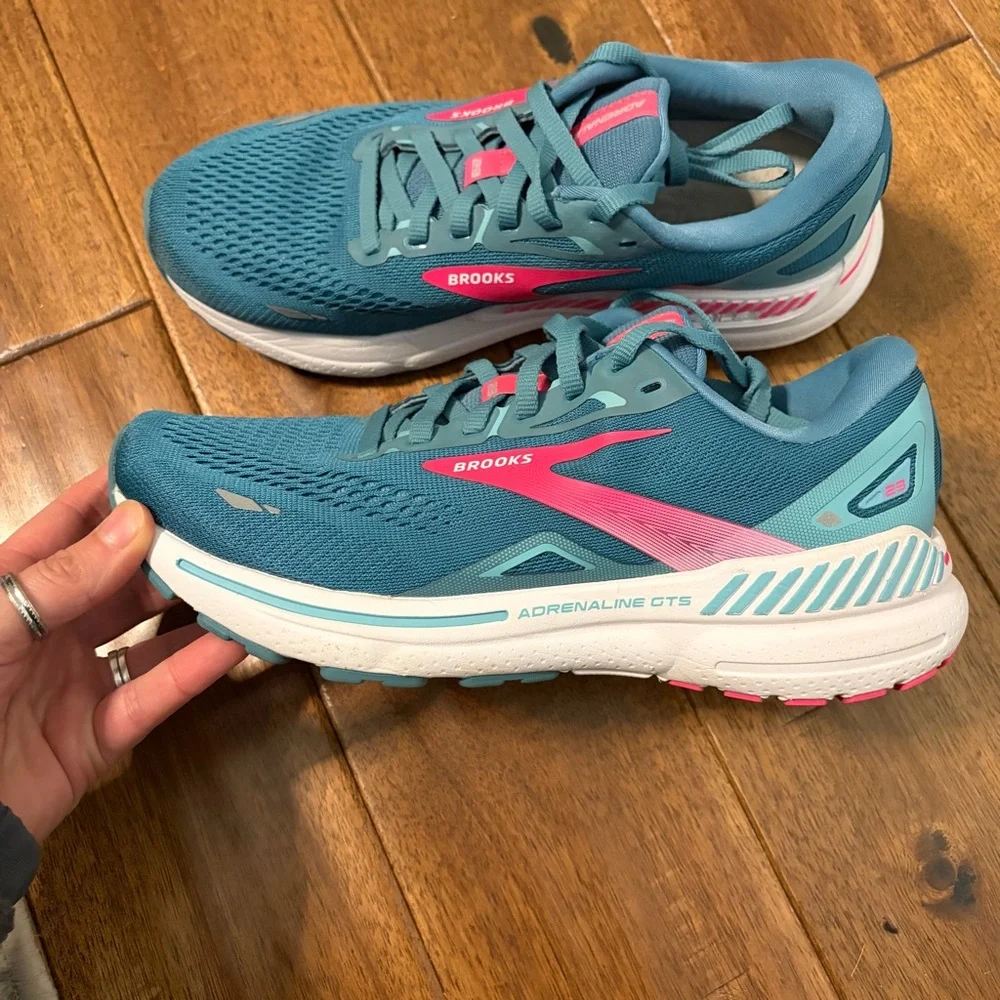 Brooks Adrenaline GTS 23 size 8 - Picture 1 of 6